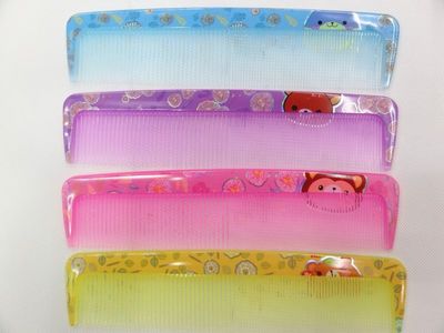 果冻色塑料卡通印花梳子 日用品批发市场的新宠